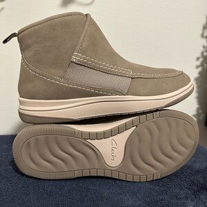 Clarks Women's Tan Footwear